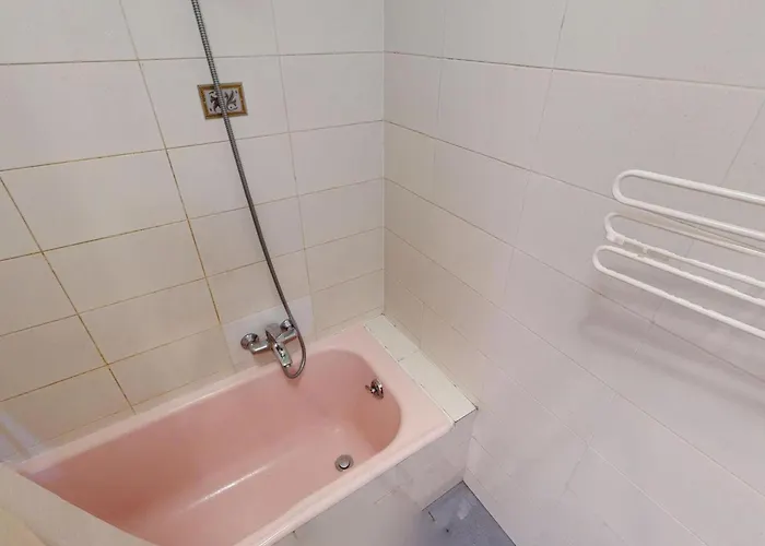 Appartement Joli 2p Climatise Avec Terrasse Face A La Pres Du Centre - Fr-1-196-388